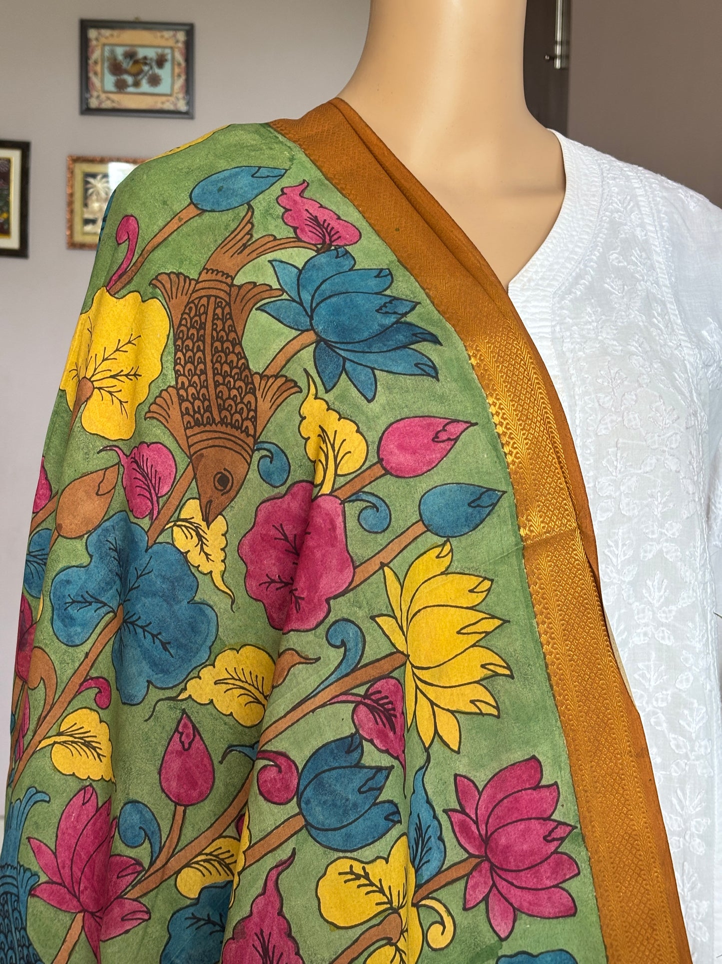 Kalahasti kalamkari dupatta, floral motif dupatta,closer view.