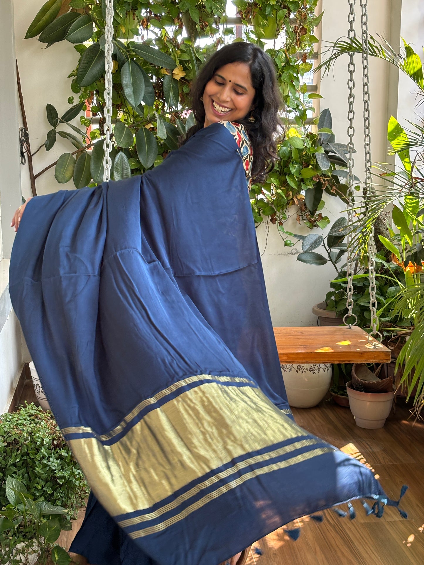 Blue Colour Modal Plain Saree With Lagdi Palla