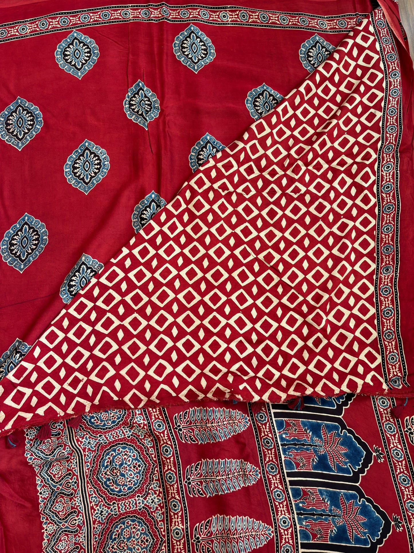 Suhani Shaam- Natural Dyed Madder Traditional Buta Modal Saree
