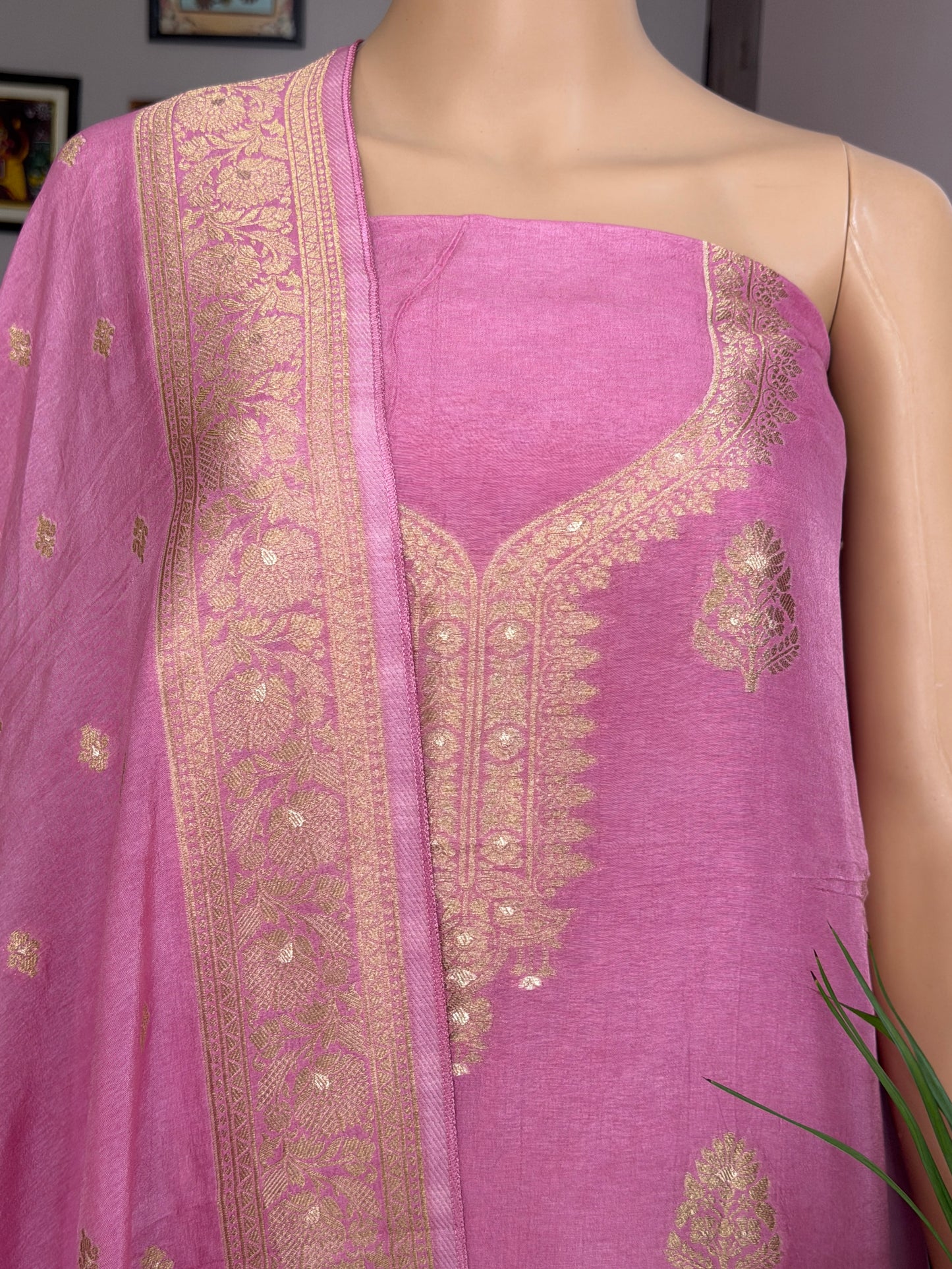 Dola Silk Banarasi Unstitched Three Piece Suit Fabric