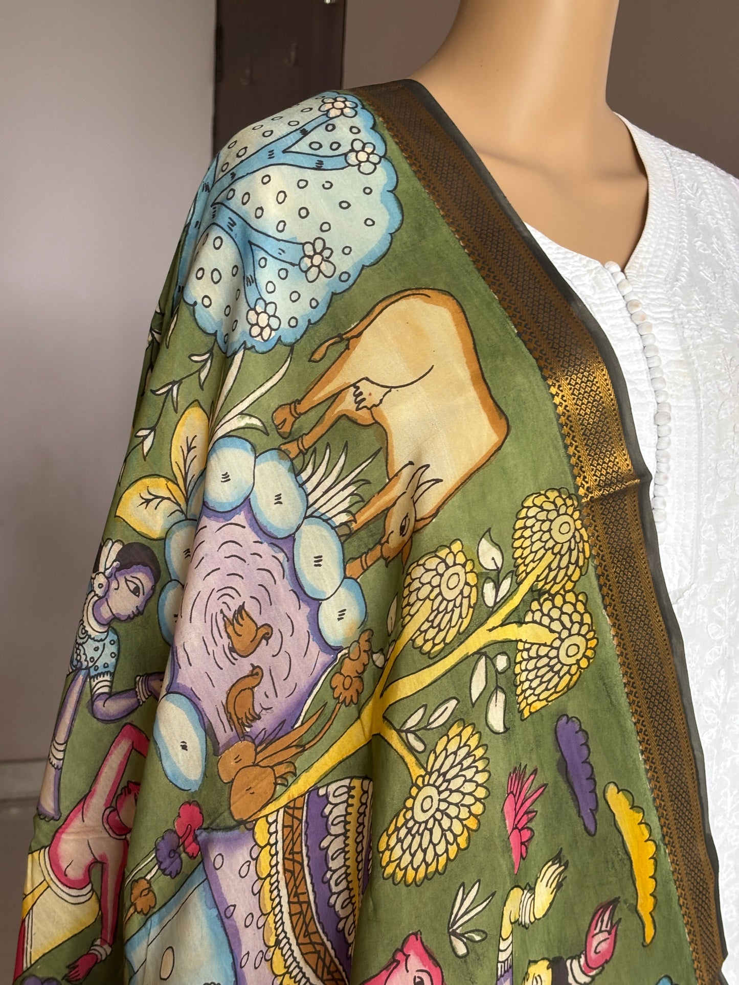 Kalahasti kalamkari dupatta, figure motif dupatta,side view.