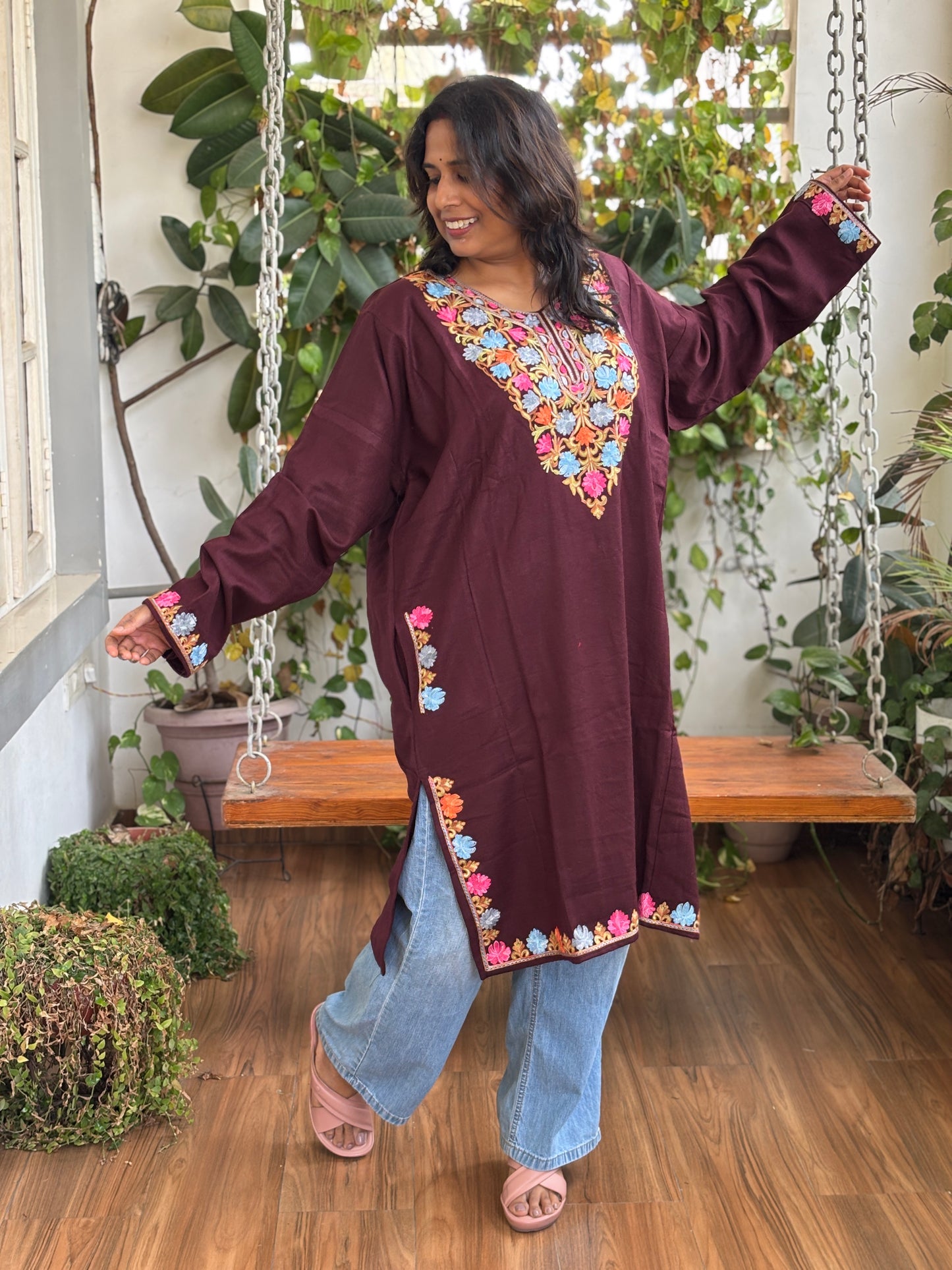 Kashmiri Aari Embroidered Woollen Pheran