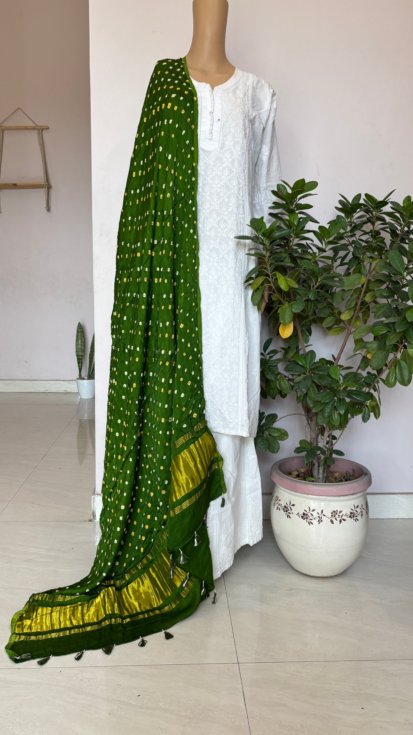 Modal Oreo Green Dupatta with Bandhej and Tissue Palla