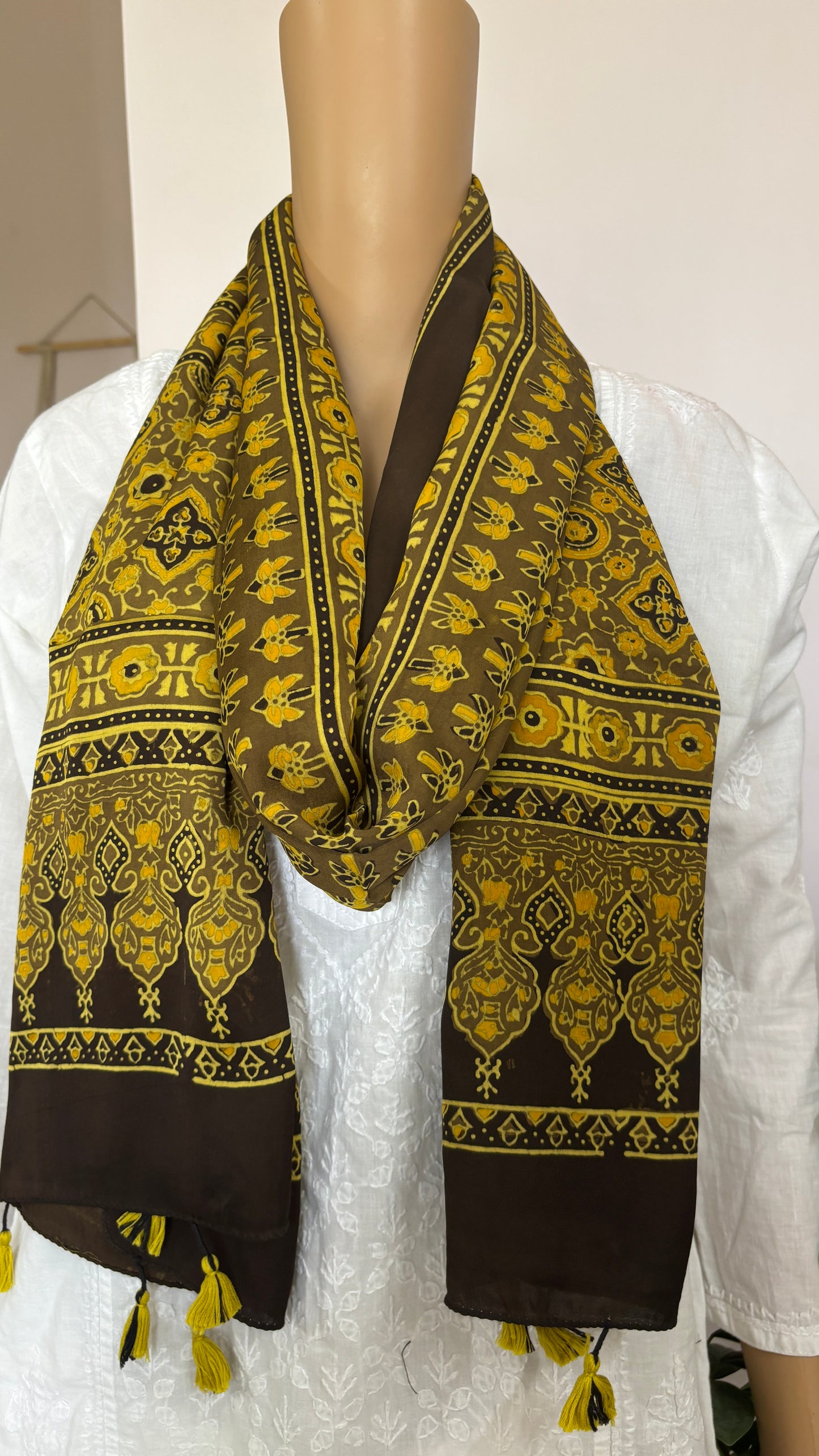 Earthen brown stole, ajrakh modal stole, small motif, closer view.