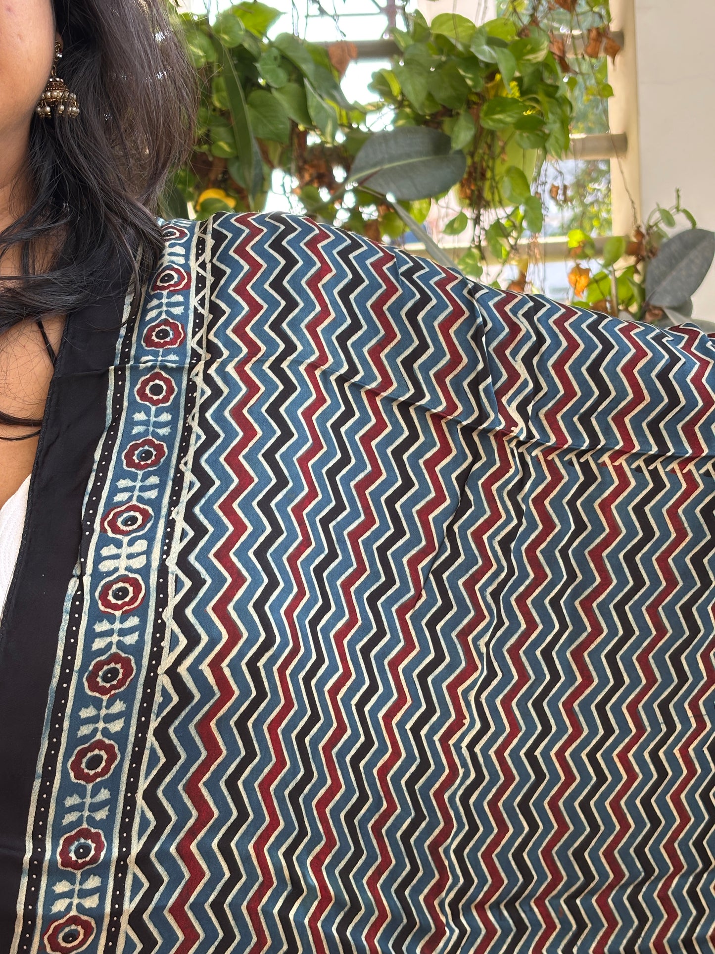 ajrakh modal zig zag stole, black indigo stole, closer view.
