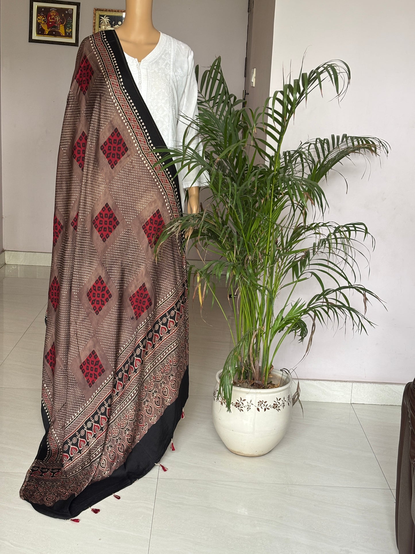 (Kakish)Colour Dupatta With Contemporari Motif,ajrakh modal box dupatta, view.