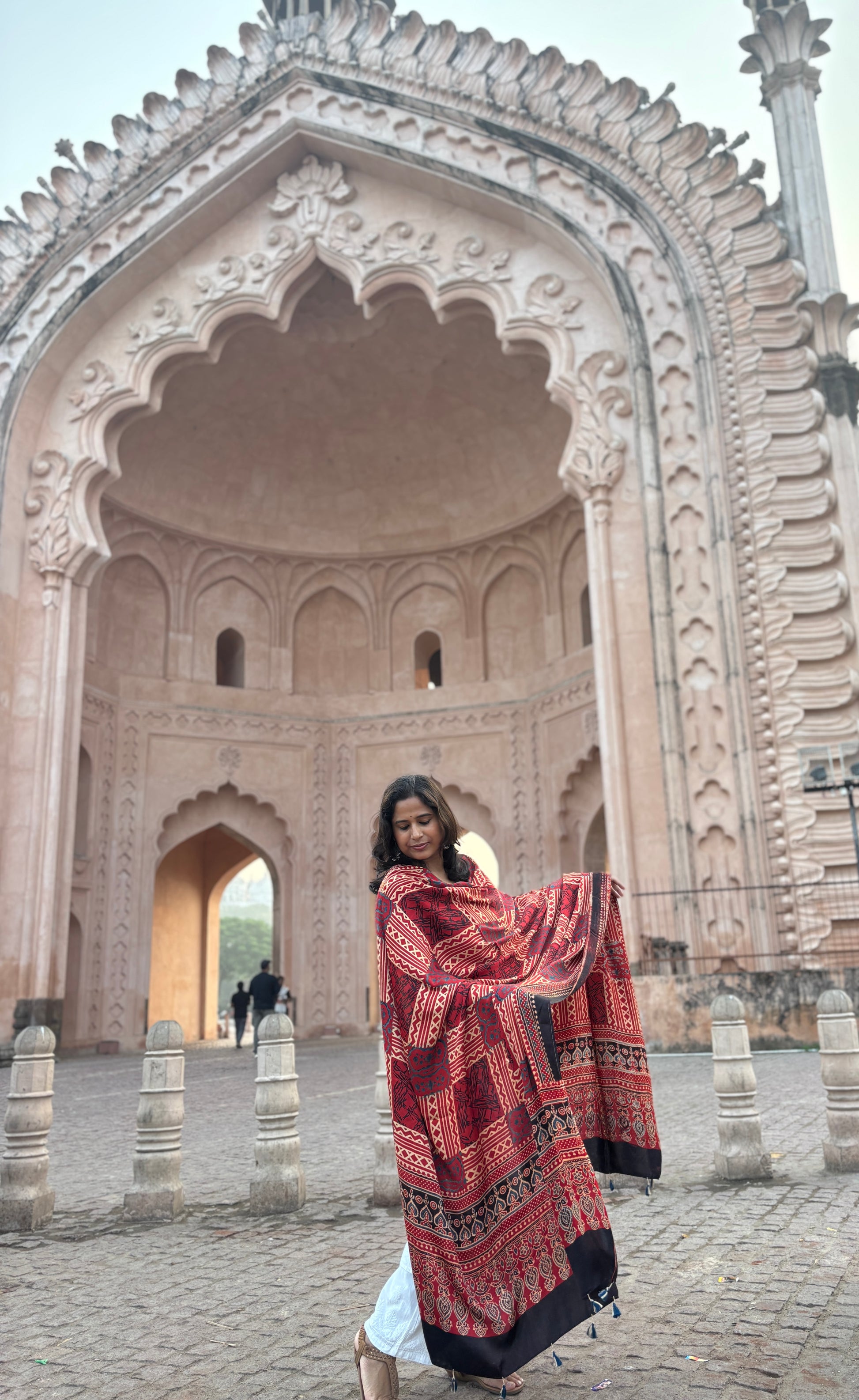red box ajrakh modal dupatta,beautiful dupatta, view.