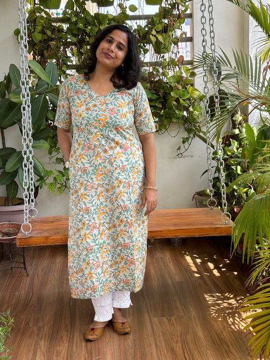 Sangeneri Block Printed Straight Long Kurti With Pocket