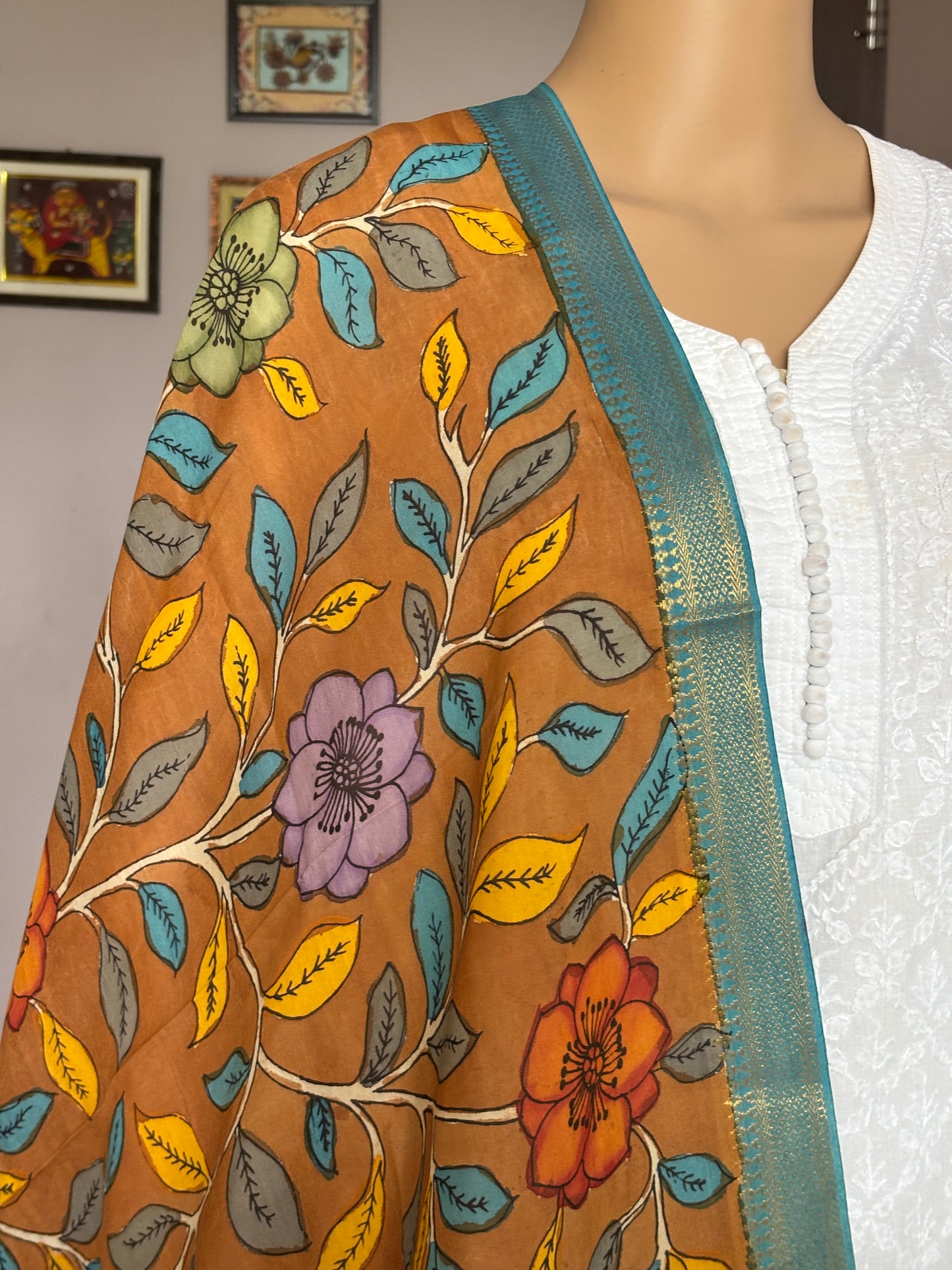 kalamkari dupatta,kalahasti kalamkari dupatta,closer view.