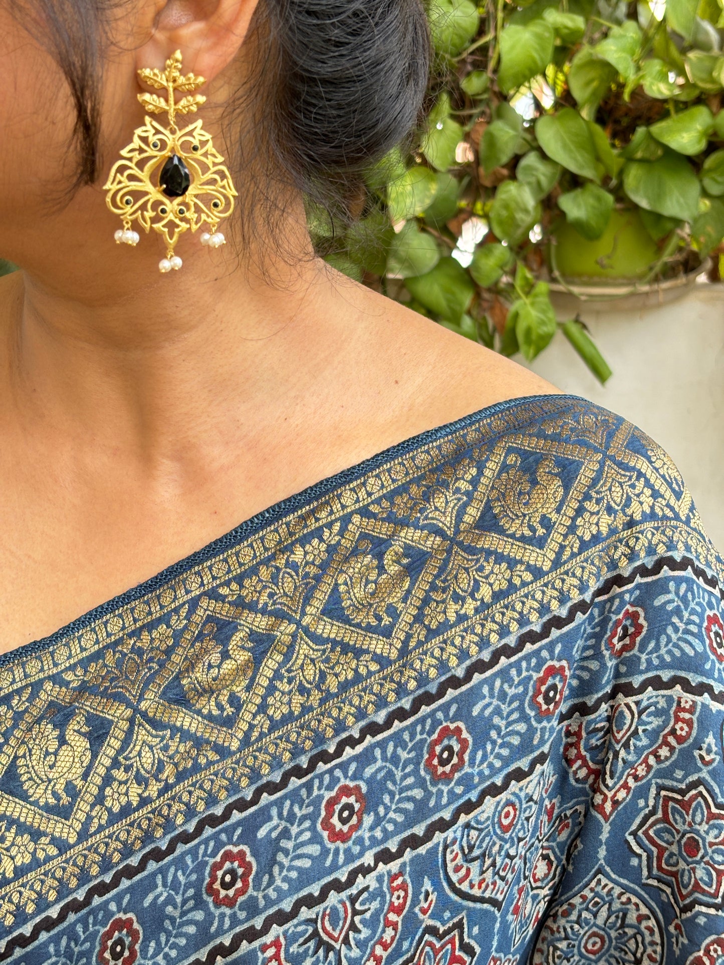 Neer- Natural Dyed Indigo Badamduta Motif Dola Silk Sarees