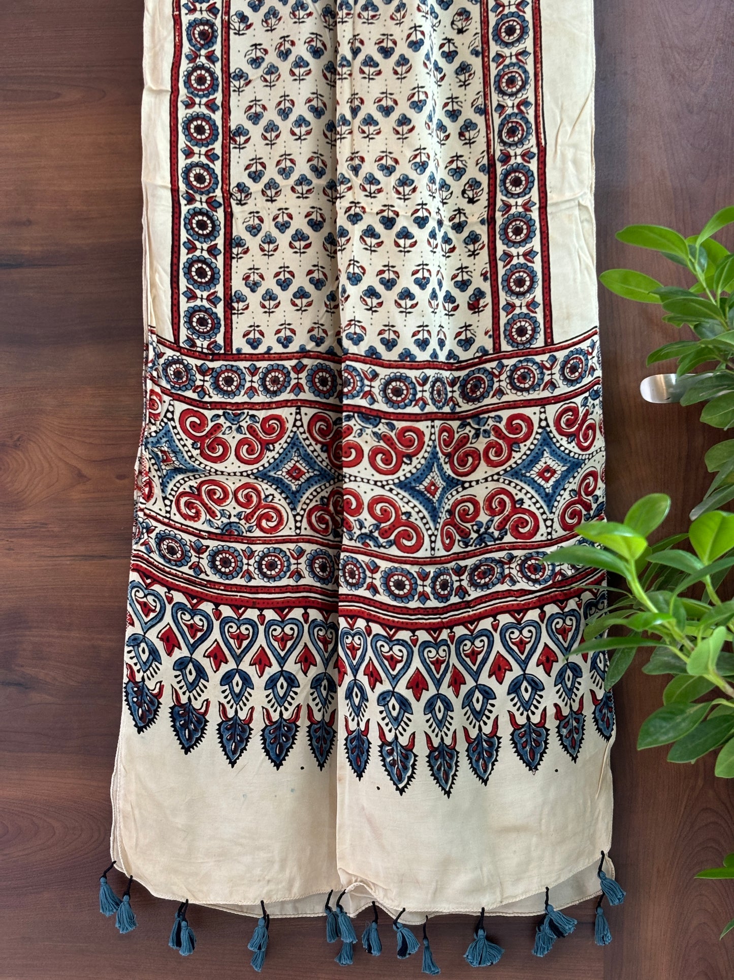 Ajrakh Stole- Pale Ivory Natural Dyed Small Floral Motif Stole