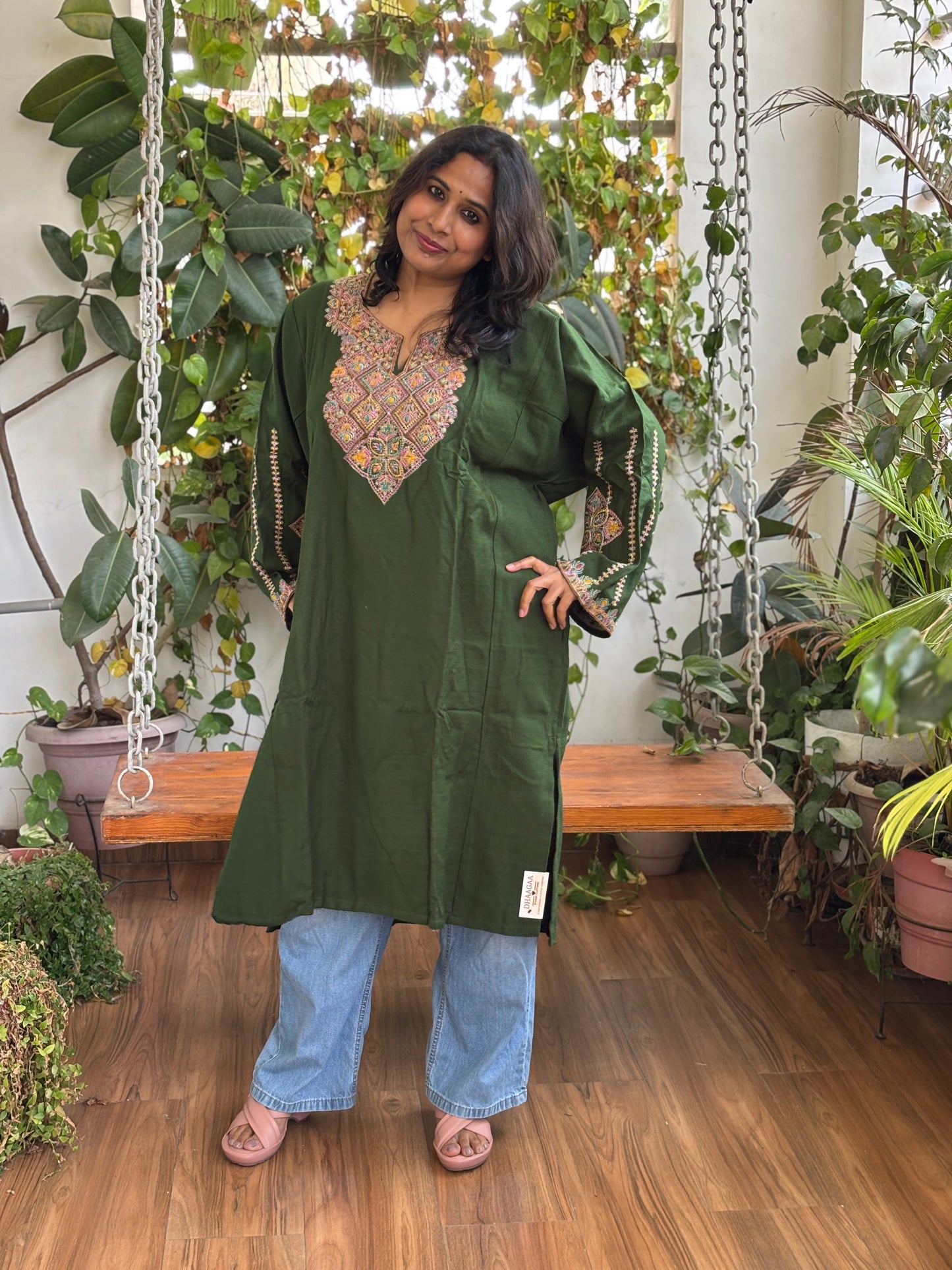 Kashmiri Aari Embroidered Woollen Pheran