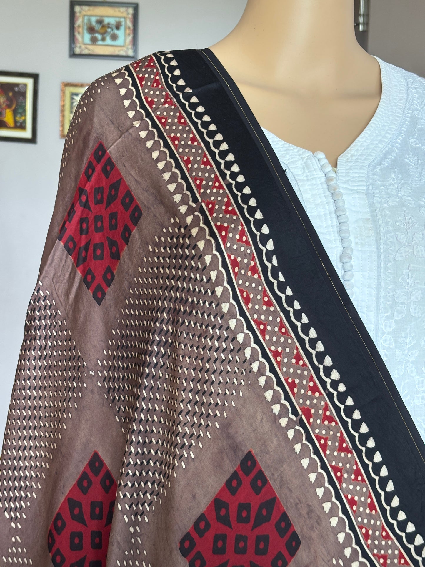  (Kakish)Colour Dupatta With Contemporari Motif,ajrakh modal box dupatta,closer  view.