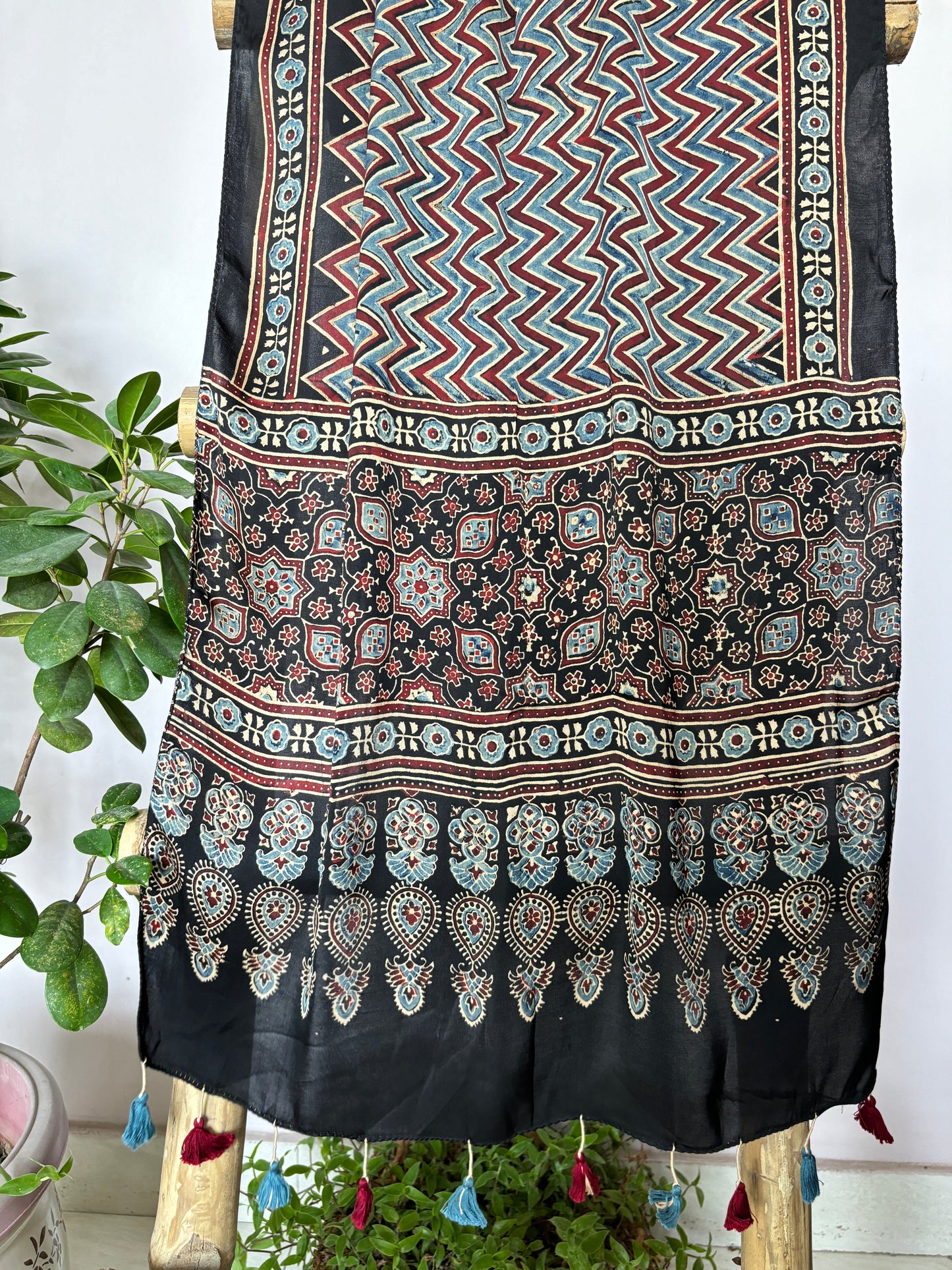 Ajrakh Stole- Vertical big Zigzag Black base stole with Indigo and madder Motif