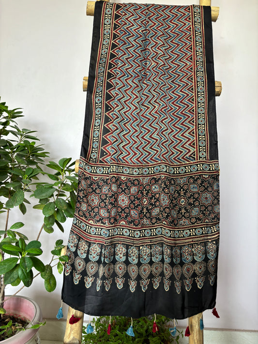 Ajrakh Stole- Vertical big Zigzag Black base stole with Indigo and madder Motif