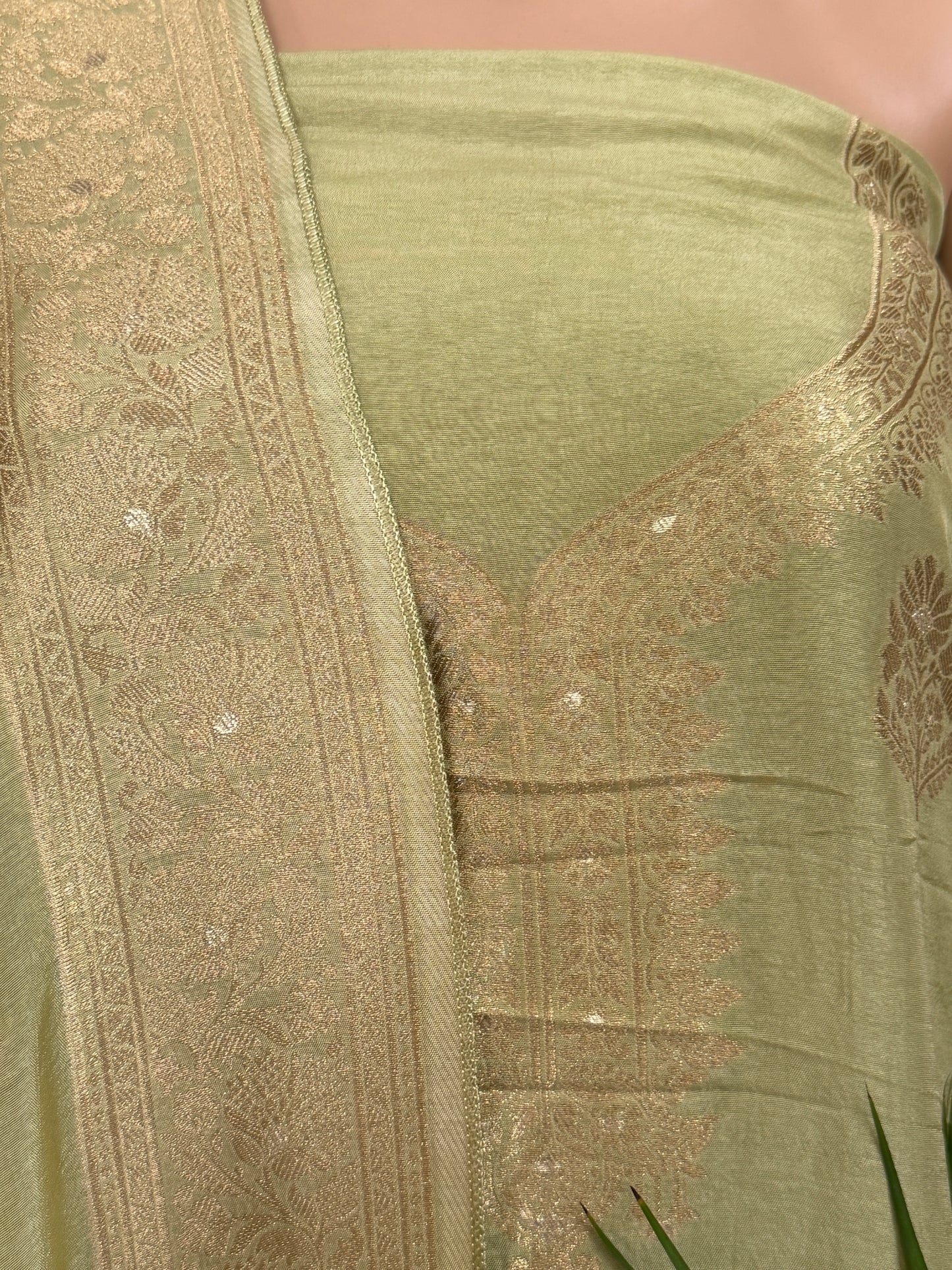 Dola Silk Banarasi Unstitched Three Piece Suit Fabric