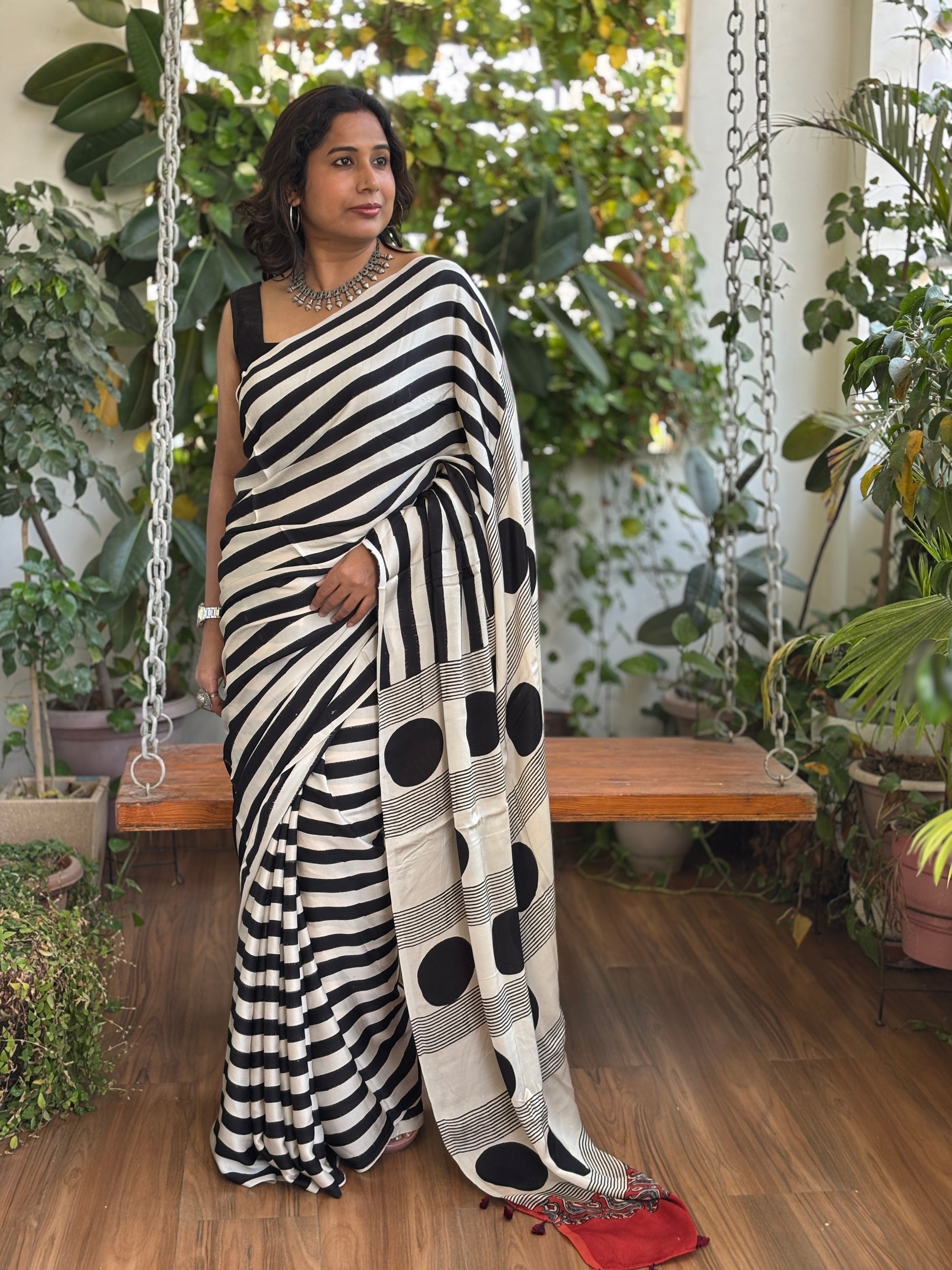 jrakh Modal White Saree, Ajrakh Contemporary Saree, Side View