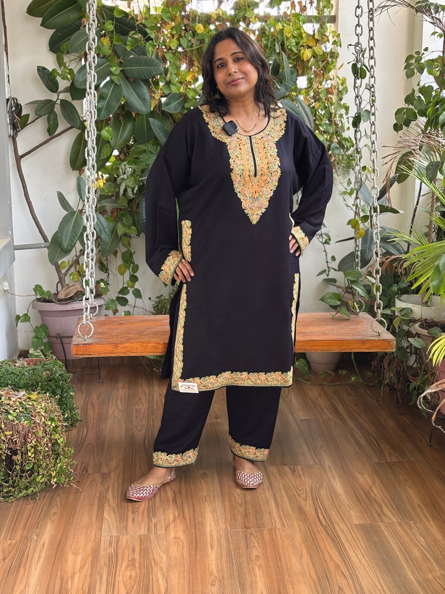 Kashmiri Aari Embroidered Woollen Pheran Set