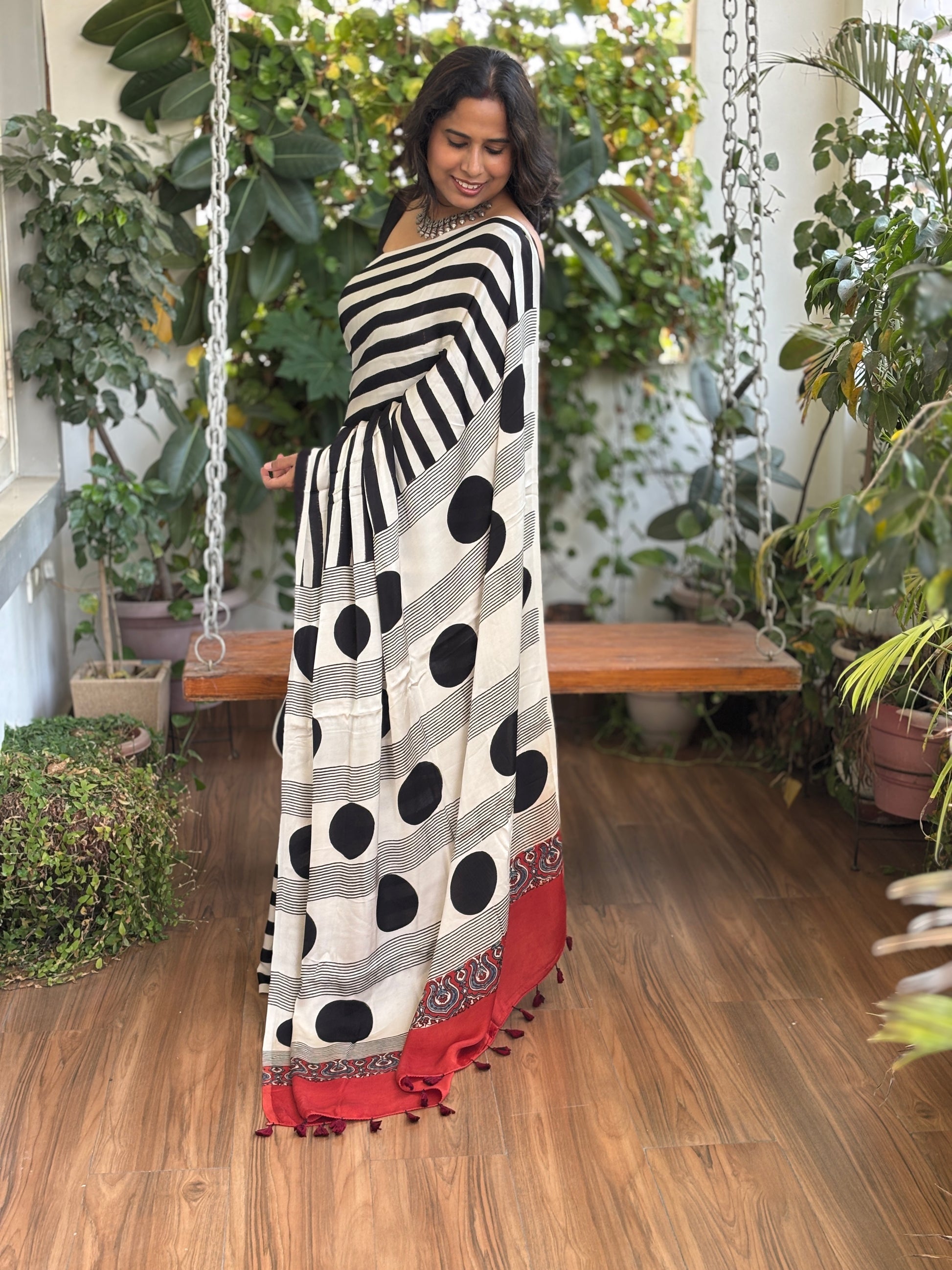 jrakh Modal White Saree, Ajrakh Contemporary Saree, Palla 