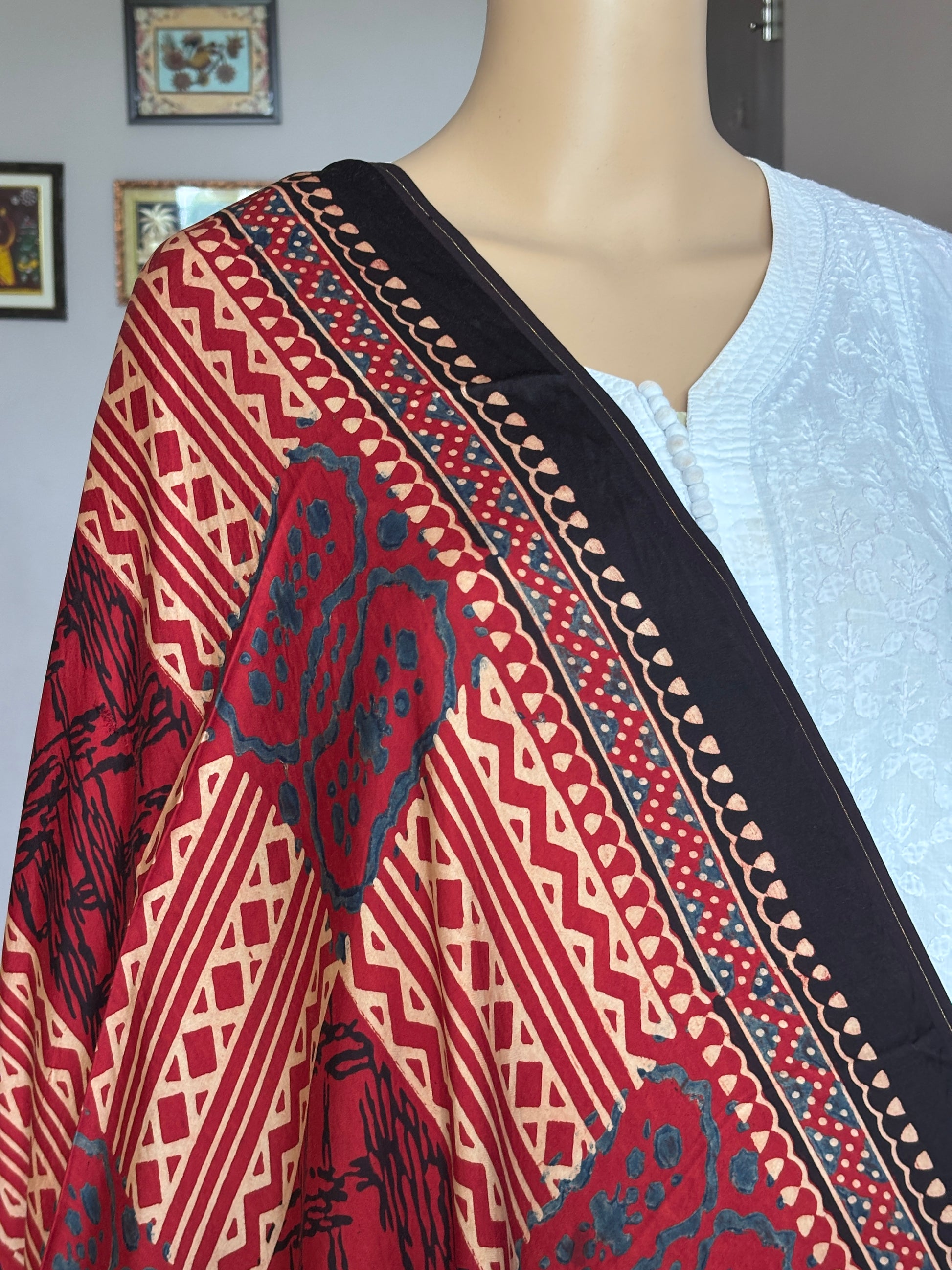 red box ajrakh modal dupatta,beautiful dupatta,closer view.