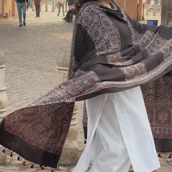 ajrakh modal black dupatta,contemporary dupatta,video view.